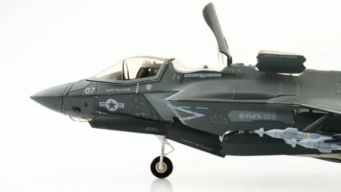 ماکت هواپیما هابی مستر Lockheed F-35B (2)
