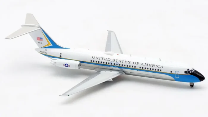 ماکت هواپیما داگلاس DC9-32 (VC-9C) نیرو هوایی آمریکا (19)