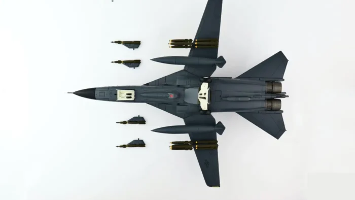 ماکت هواپیما هابی مستر F-111F Aardvark (1)