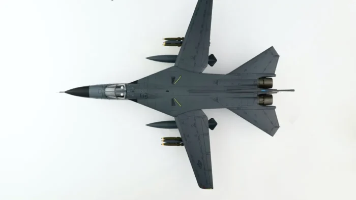 ماکت هواپیما هابی مستر F-111F Aardvark (2)