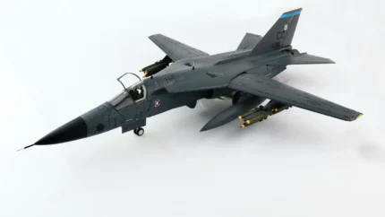 ماکت هواپیما هابی مستر F-111F Aardvark (3)