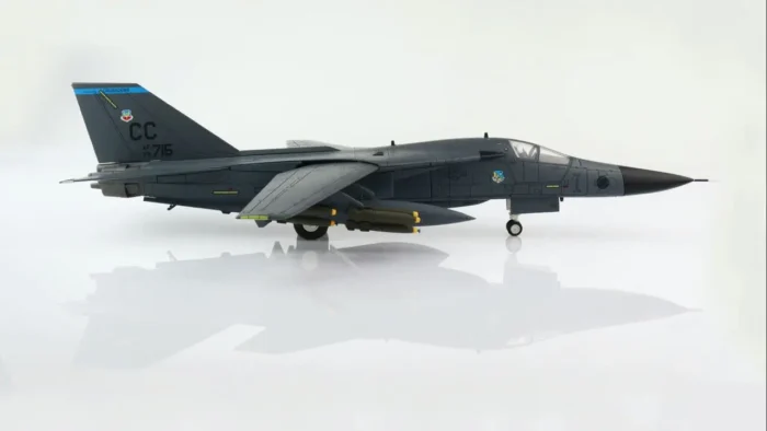 ماکت هواپیما هابی مستر F-111F Aardvark (4)
