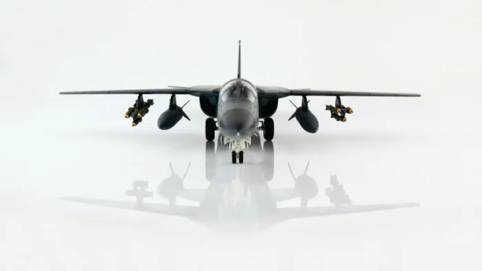 ماکت هواپیما هابی مستر F-111F Aardvark (5)
