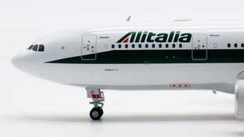ماکت هواپیما ایرباس A330-200 Alitalia (2)
