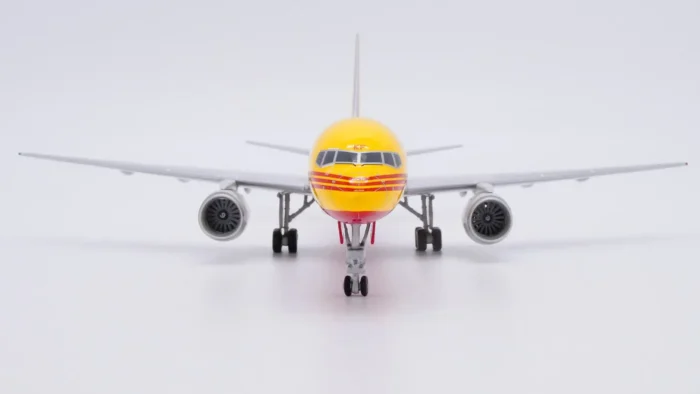 ماکت هواپیما بویینگ 200-757 DHL Air (5)