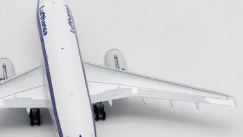 ماکت هواپیما ایرباس A310-221 هواپیمایی لوفت هانزا (6)
