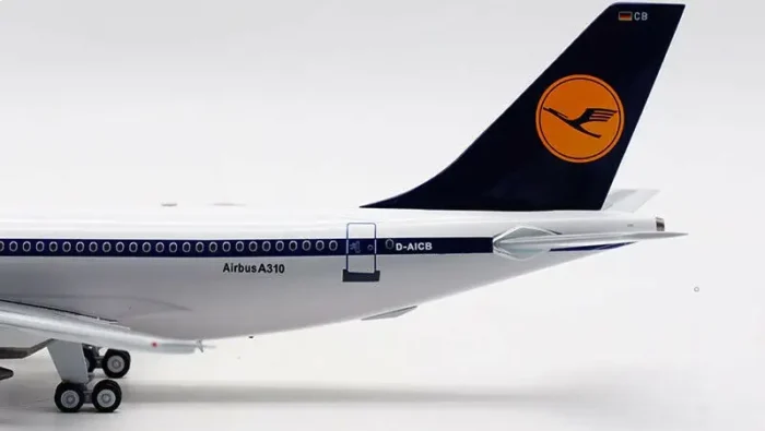 ماکت هواپیما ایرباس A310-221 هواپیمایی لوفت هانزا (7)