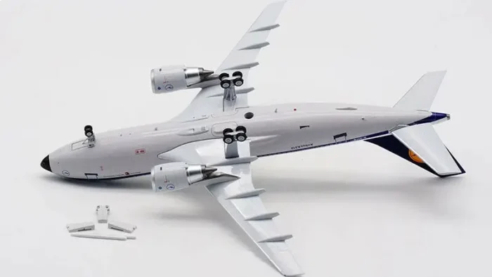 ماکت هواپیما ایرباس A310-221 هواپیمایی لوفت هانزا (8)