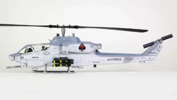 ماکت هلیکوپتر کبری Bell AH-1W (3)