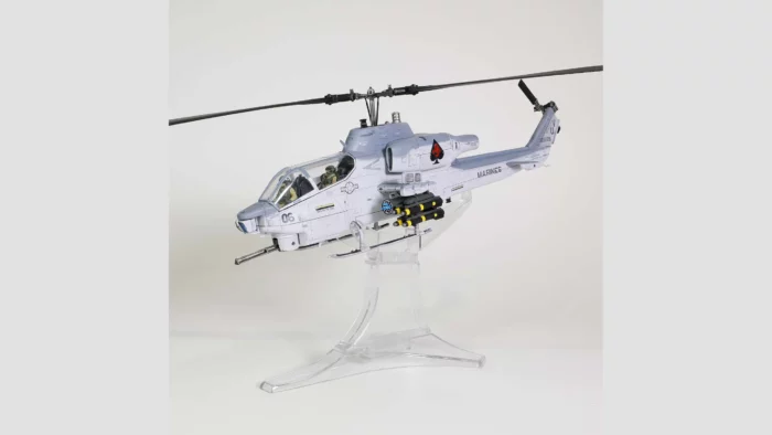 ماکت هلیکوپتر کبری Bell AH-1W (7)