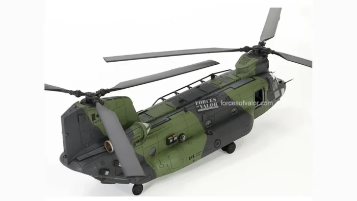 ماکت هلیکوپتر شینوک BOEING CH-147F RCAF مقیاس 1:72 (1)