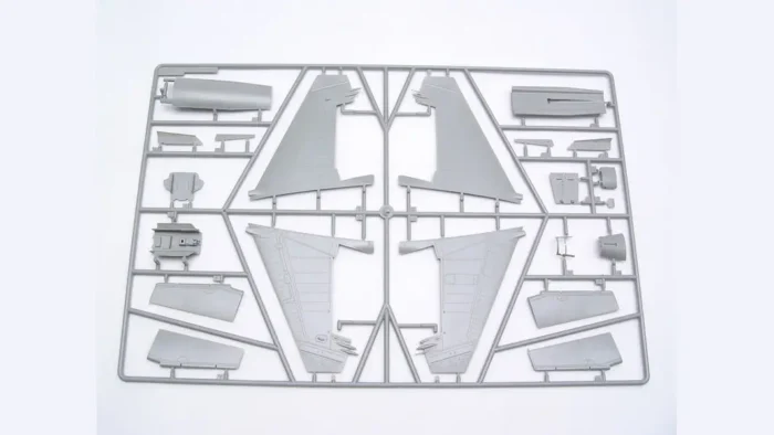 کیت هواپیما سوخو Su-27 Flanker B 02224 مقیاس 1:32 (7)
