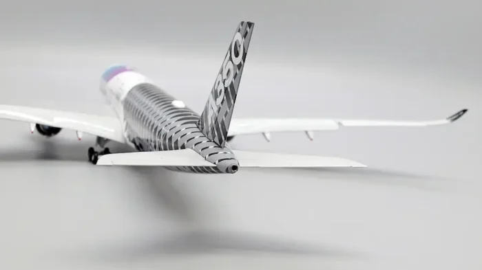 ماکت هواپیما ایرباس A350-900 مدل Airspace Explorer (13)