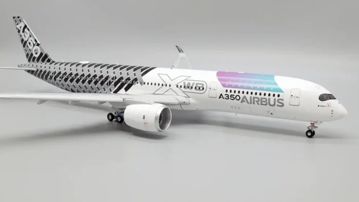 ماکت هواپیما ایرباس A350-900 مدل Airspace Explorer (3)