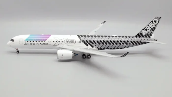 ماکت هواپیما ایرباس A350-900 مدل Airspace Explorer (7)
