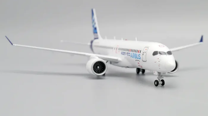 ماکت هواپیما ایرباس A220-300 مدل House Colours (13)