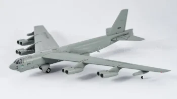 ماکت هواپیما بویینگ B-52 نیروی هوایی آمریکا (1)