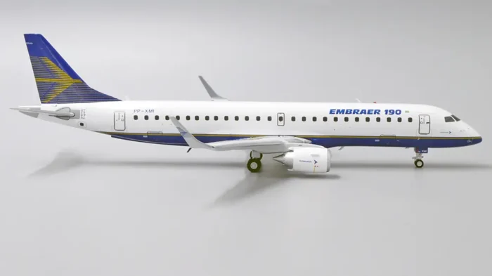 ماکت هواپیما Embraer 190 مدل House Colors (8)