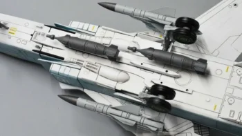 موشک و بمب ماکت هواپیما سوخو Su-24 (4)