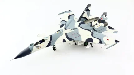 ماکت هواپیما سوخو Su-27SKM Blue 305 (2)