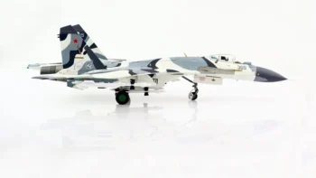 ماکت هواپیما سوخو Su-27SKM Blue 305 (5)