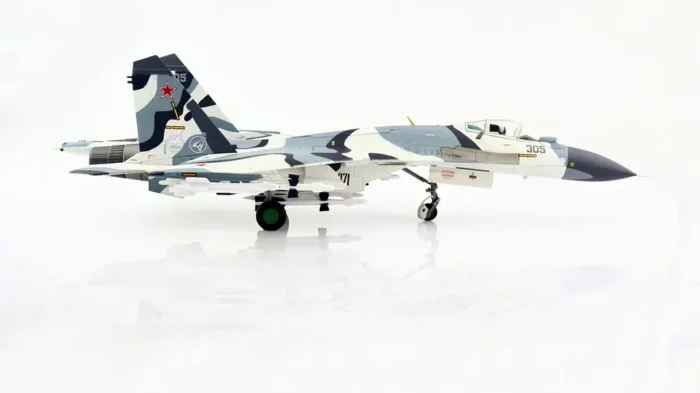 ماکت هواپیما سوخو Su-27SKM Blue 305 (5)