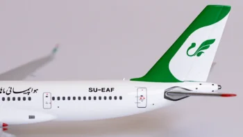 ماکت هواپیما توپولف Tupolev Tu-204-120 هواپیمایی ماهان (2)
