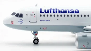 ماکت هواپیما ایرباس A320neo لوفتهانزا (2)