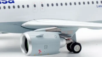 ماکت هواپیما ایرباس A320neo لوفتهانزا (3)