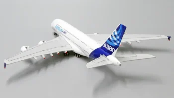 ماکت هواپیما مسافربری ایرباس A380 (2)