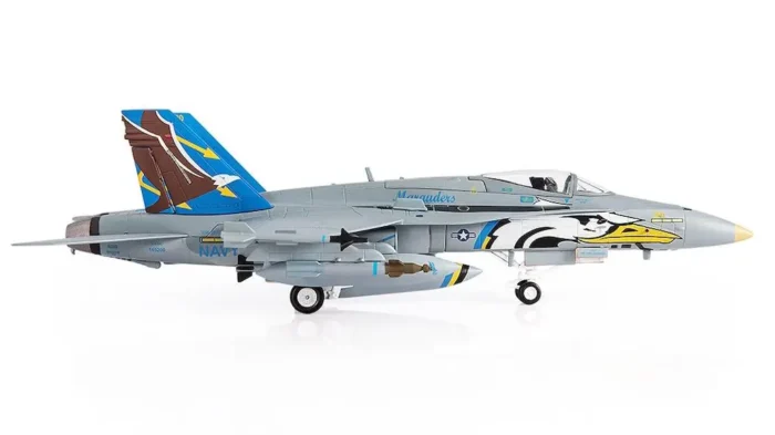 ماکت هواپیما جنگی F/A18C Hornet نیروی دریایی آمریکا (3)