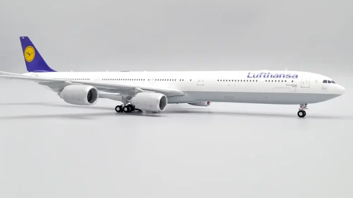 ماکت هواپیما مسافربری ایرباس A340-600 لوفتهانزا مقیاس 1:200 (3)