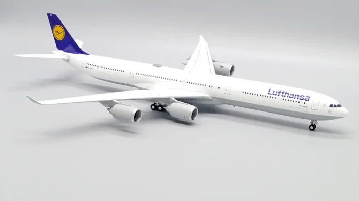 ماکت هواپیما مسافربری ایرباس A340-600 لوفتهانزا مقیاس 1:200 (9)