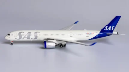 ماکت هواپیما مسافربری ایرباس A350-900 هواپیمایی اسکاندیناوی مقیاس 1:400 (1)