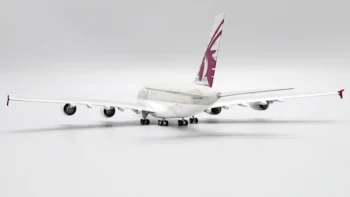 ماکت هواپیما مسافربری ایرباس A380 هواپیمایی قطر مقیاس 1:400 (1)