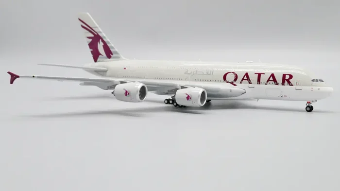 ماکت هواپیما مسافربری ایرباس A380 هواپیمایی قطر مقیاس 1:400 (3)