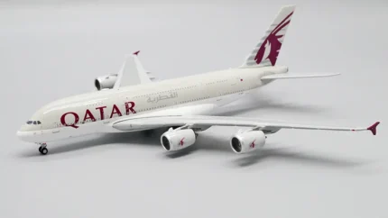 ماکت هواپیما مسافربری ایرباس A380 هواپیمایی قطر مقیاس 1:400 (9)
