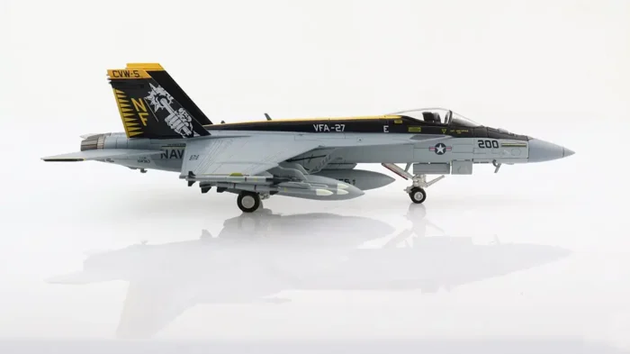 ماکت هواپیما جنگی F/A-18E Super Hornet یو اس اس رونالد ریگان مقیاس 1:72 (2)
