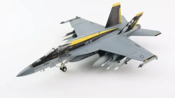 ماکت هواپیما جنگی F/A-18E Super Hornet یو اس اس رونالد ریگان مقیاس 1:72 (5)