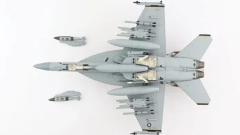 ماکت هواپیما جنگی F/A-18E Super Hornet یو اس اس رونالد ریگان مقیاس 1:72 (6)