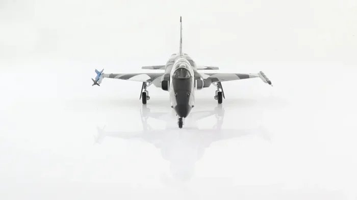 ماکت هواپیما جنگی اف 5 Grumman F-5N Tiger II مقیاس 1:72 (1)