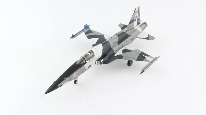 ماکت هواپیما جنگی اف 5 Grumman F-5N Tiger II مقیاس 1:72 (5)