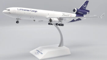 Jc Wings 1200 MD-11F Lufthansa Cargo-EW2M11001 (3)