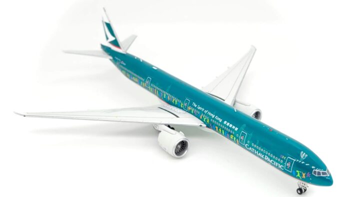 aviation-1400-boeing-777-300er-cathay-pacific-wb4014