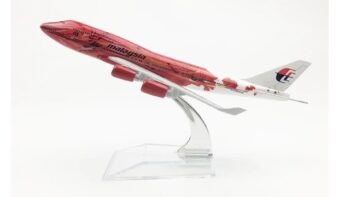 airplane model 16cm Malaysia-AR100