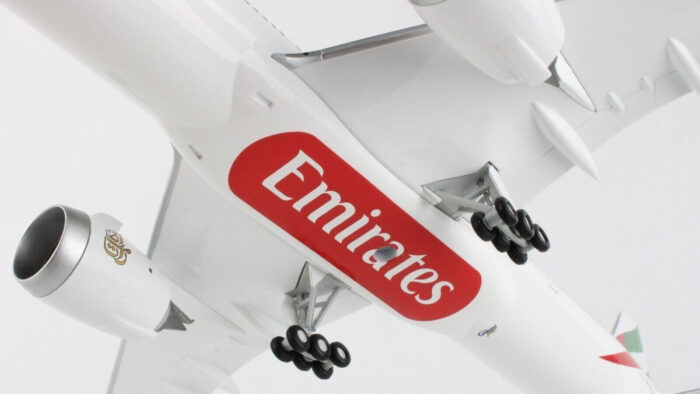 ماکت هواپیما بوئینگ 777-9 امارات | Gemini Jets 1:200 Boeing 777-9X Emirates A6-EZA - Image 6