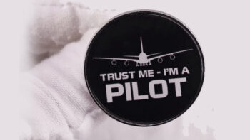 سنجاق و نشان پایلت | Trust Me I'm A Pilot Brooch Badge - Image 2