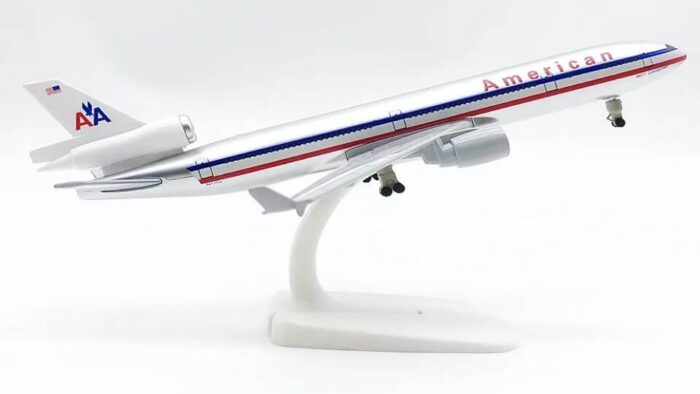ماکت هواپیما مکدانل داگلاس MD-11 امریکن