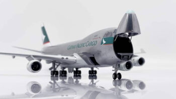 ماکت هواپیما بوئینگ 747 کاتای پاسیفیک هنگ کنگ | Jc Wings 1:200 Boeing 747-400F Cathay Pacific Cargo - Image 3