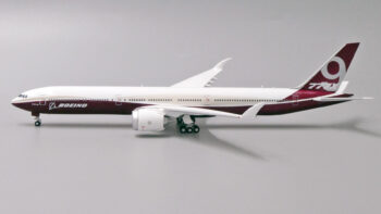 ماکت هواپیما بوئینک 777 رنگامیزی کارخانه